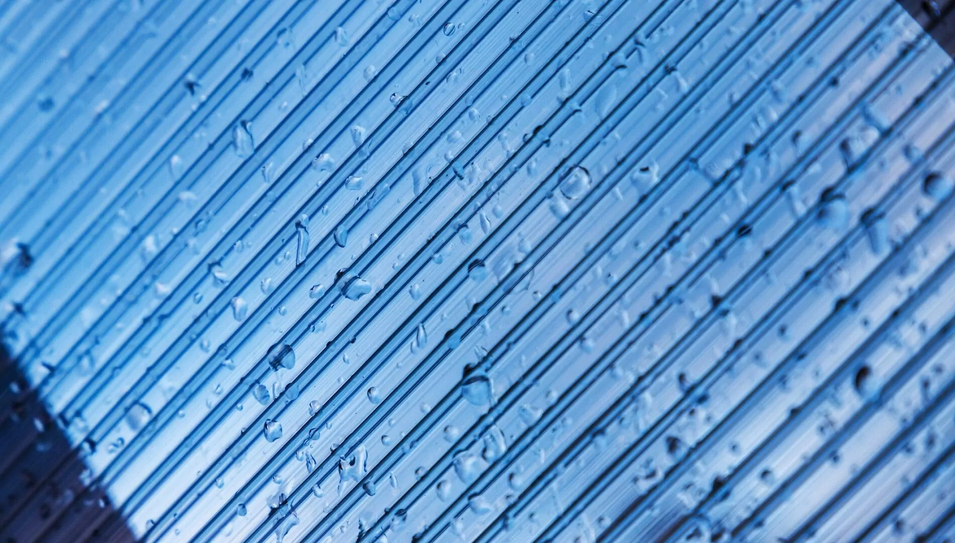 zadaszenia tramwajów i autobusów z poliwęglanu