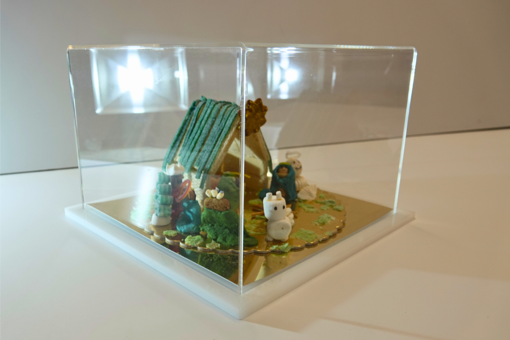 gablota z plexi na zamówienie