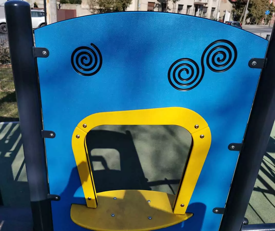 PE300 w praktyce: tani, trwały i łatwy w obróbce materiał, który naprawdę warto znać