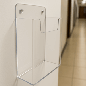 Kieszenie wiszące z plexi